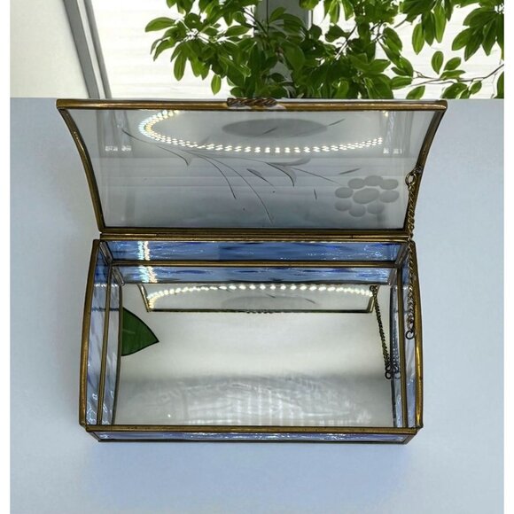 Vintage Via Vermont Etched Blue Glass Trinket Box With Mirrored Bottom - Picture 10 of 13